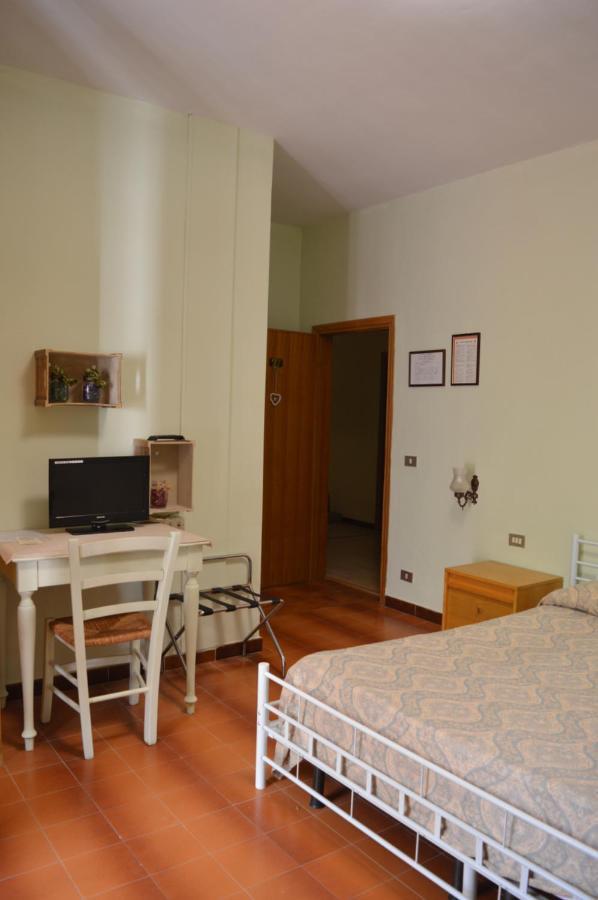 Hotel Il Poggetto Castellina Marittima Exteriör bild