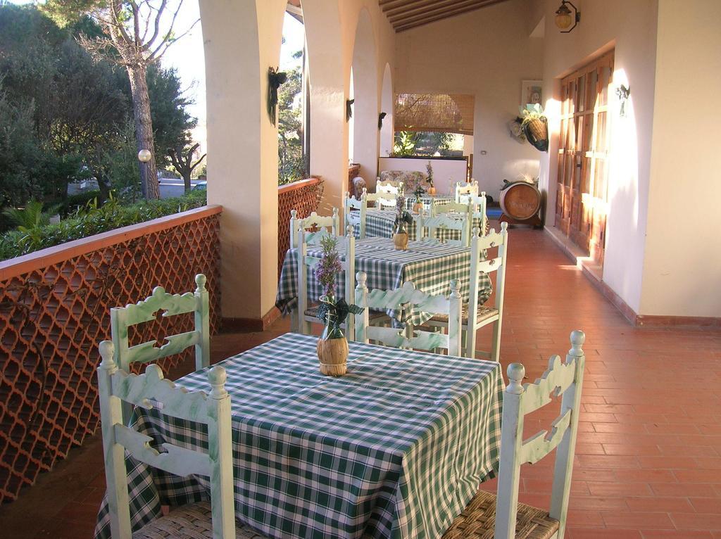 Hotel Il Poggetto Castellina Marittima Exteriör bild