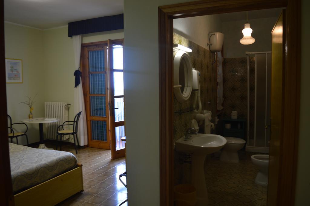 Hotel Il Poggetto Castellina Marittima Exteriör bild