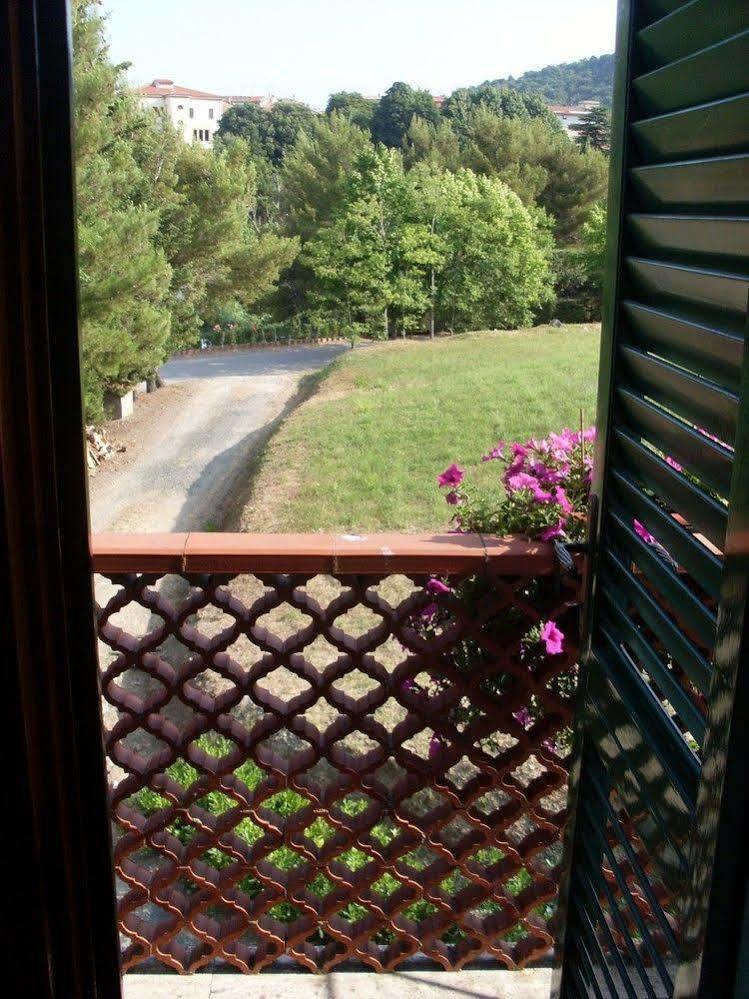 Hotel Il Poggetto Castellina Marittima Exteriör bild