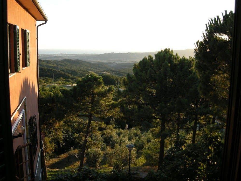 Hotel Il Poggetto Castellina Marittima Exteriör bild
