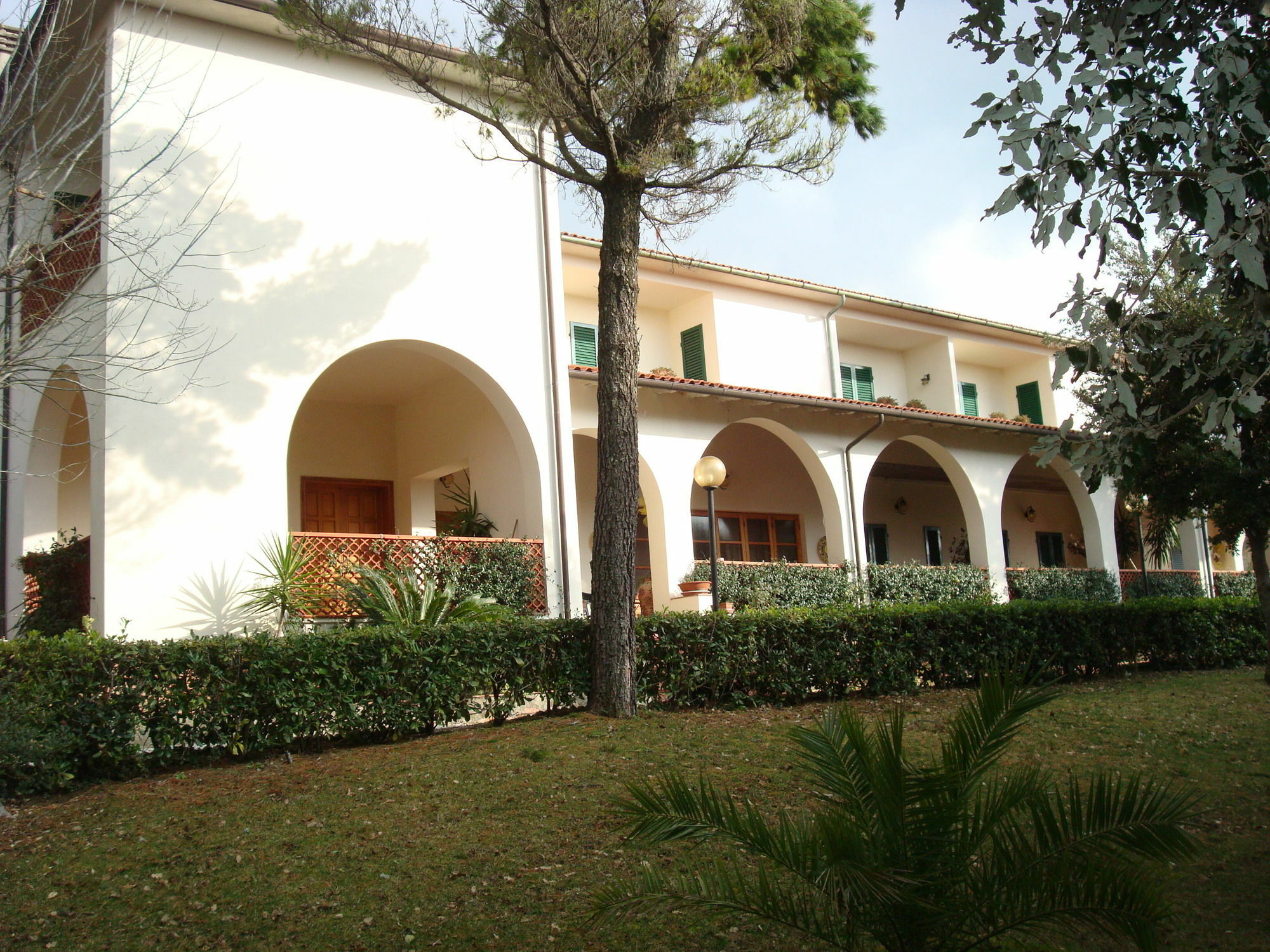 Hotel Il Poggetto Castellina Marittima Exteriör bild